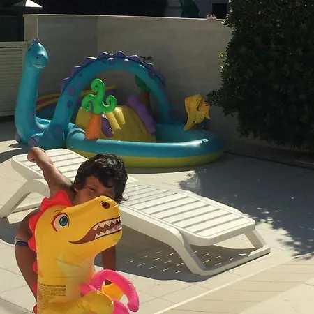 Πανσιόν Palese Profumo Di Mare 3*