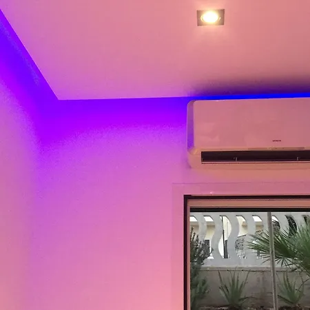 Πανσιόν Palese Profumo Di Mare 3*